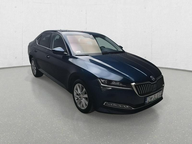 Niebieski Używany 2020 Skoda Superb Sedan/Limuzyna | 65 500 zł (Super Cena) - Obraz 1/4
