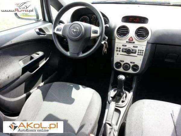 Używany Opel Corsa 86 KM (63 kW) 2010 Biały Hatchback