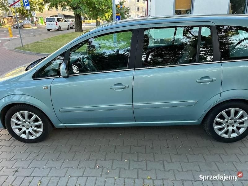 Używany Opel Zafira 140 KM (102 kW) 2009 Niebieski Minivan