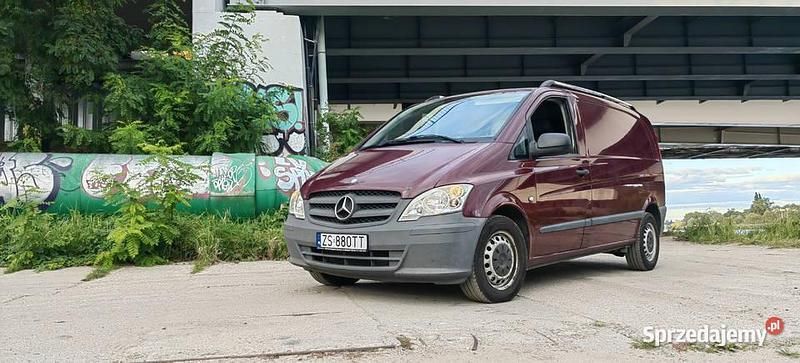 Wiśniowy Używany 2011 Mercedes Vito Van | 28 000 zł (Super Cena) - Obraz 1/4