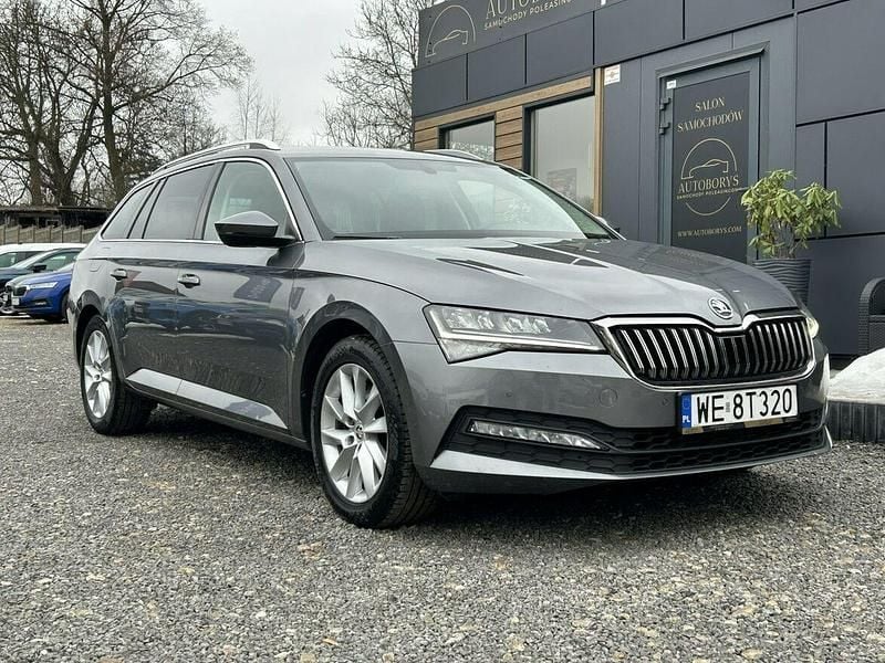 Używany Skoda Superb 150 KM (110 kW) 2023 Szary (metalik) Kombi