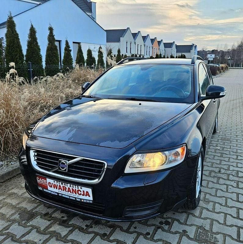 Używany Volvo V50 109 KM (80 kW) 2009 Czarny Kombi