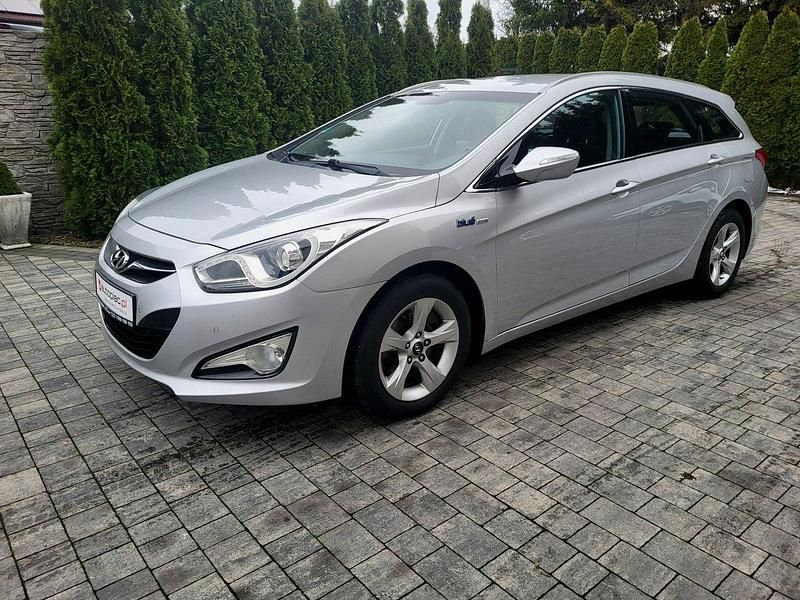 Używany Hyundai i40 115 KM (84 kW) 2013 Szary (metalik, perła) Sedan/Limuzyna