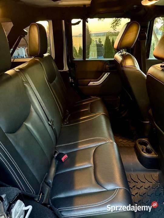 Używany Jeep Wrangler 2016 Czarny SUV