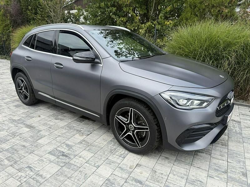 Szary Używany 2022 Mercedes GLA200 SUV | 169 900 zł - Obraz 1/4