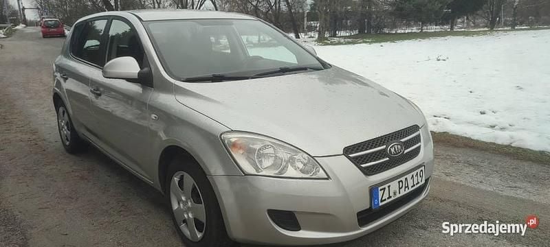 Używany 2009 Kia Ceed Hatchback | 11 500 zł (Super Cena) - Obraz 1/4