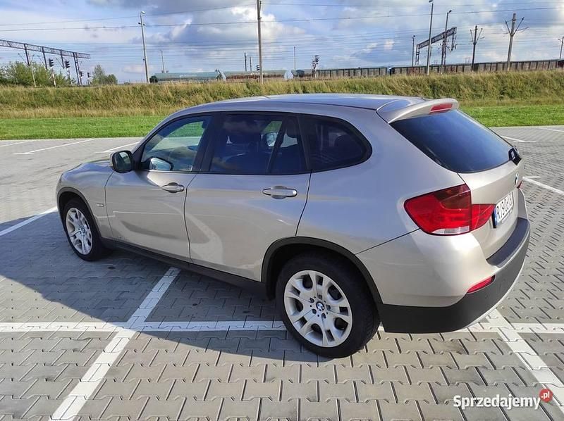 Beżowy Używany 2012 BMW X1 SUV | 36 900 zł (Uczciwa cena) - Obraz 1/4