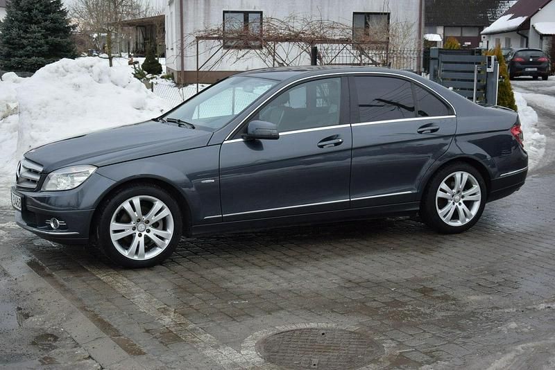 Używany Mercedes C180 155 KM (114 kW) 2010 Szary Sedan/Limuzyna