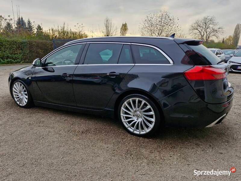 Czarny Używany 2009 Opel Insignia OPC Kombi | 47 900 zł - Obraz 1/4