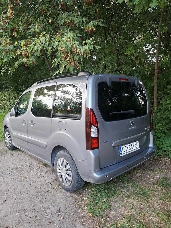 Używany Peugeot Partner Tepee 2016 Srebrny Minivan