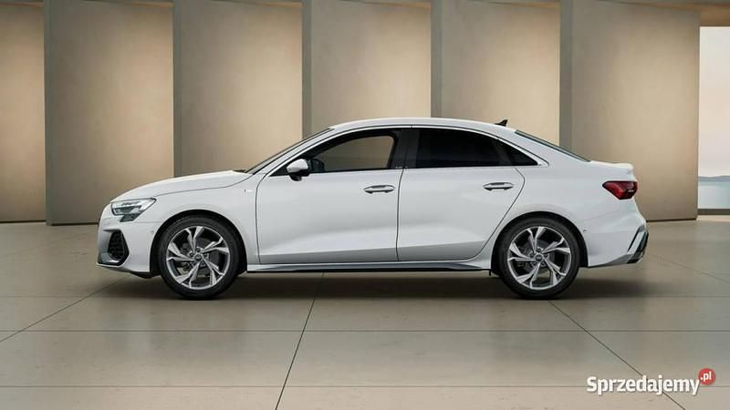 Używany Audi A3 Comfort 150 KM (110 kW) 2024 Biały Sedan/Limuzyna