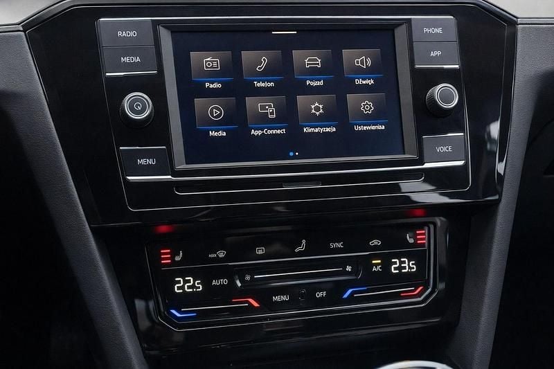 Używany VW Passat 150 KM (110 kW) 2022 Czarny (metalik) Kombi