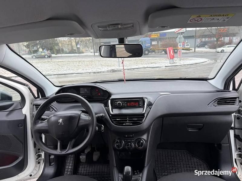 Używany Peugeot 208 2015 Biały Hatchback