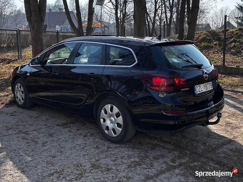 Używany Opel Astra Cosmo 2011 Czarny Kombi