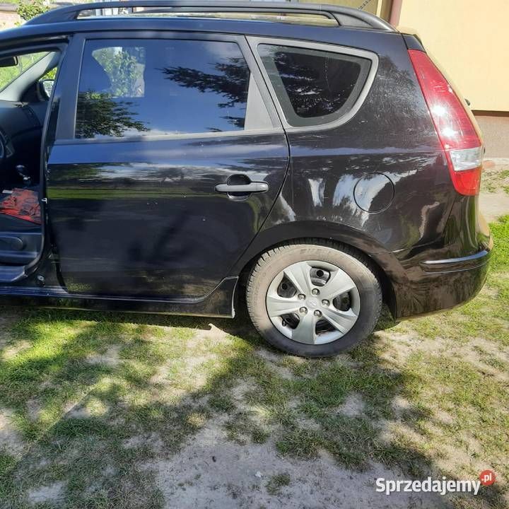Czarny Używany 2011 Hyundai i30 Kombi | 18 500 zł (Uczciwa cena) - Obraz 1/4