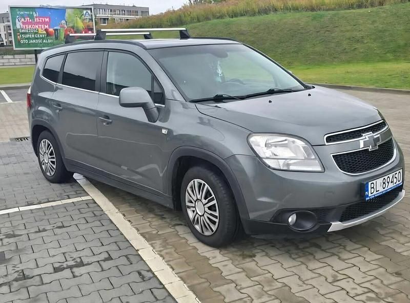 Szary Używany 2011 Chevrolet Orlando Minivan | 28 000 zł (Drogi) - Obraz 1/4