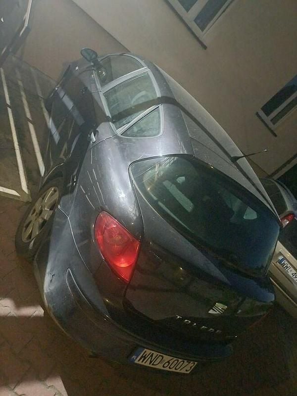 Czarny Używany 2008 Seat Toledo Sedan/Limuzyna | 10 000 zł - Obraz 1/4