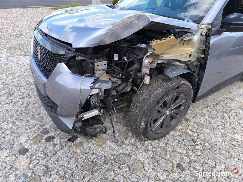 Szary Używany 2022 Peugeot 2008 Style SUV | 35 900 zł - Obraz 1/4