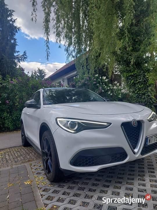 Używany Alfa Romeo Stelvio 280 KM (205 kW) 2019 Biały SUV