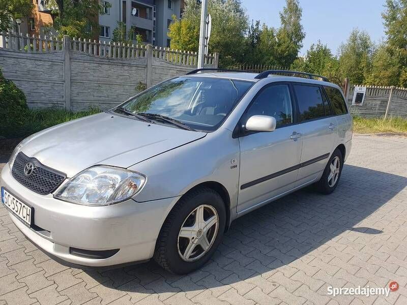 Używany Toyota Corolla 2003 Srebrny Kombi