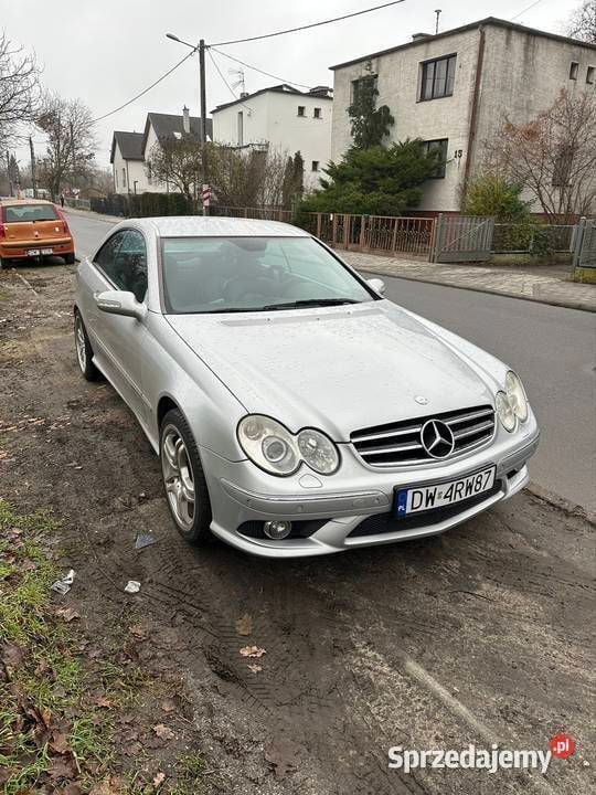Srebrny Używany 2004 Mercedes 180 AMG Sedan/Limuzyna | 19 999 zł - Obraz 1/4