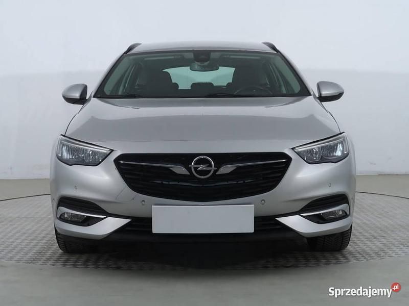 Srebrny Używany 2017 Opel Insignia Kombi | 52 999 zł (Dość drogi) - Obraz 1/4