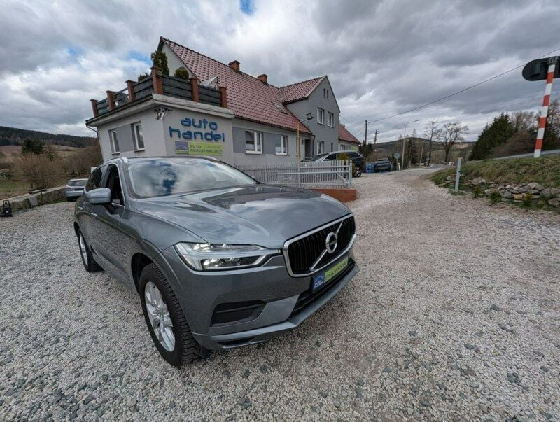 Szary (metalik) Używany 2018 Volvo XC60 Momentum SUV | 92 900 zł (Super Cena) - Obraz 1/4