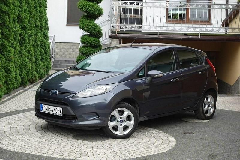 Używany Ford Fiesta 82 KM (60 kW) 2009 Inny (metalik) Hatchback