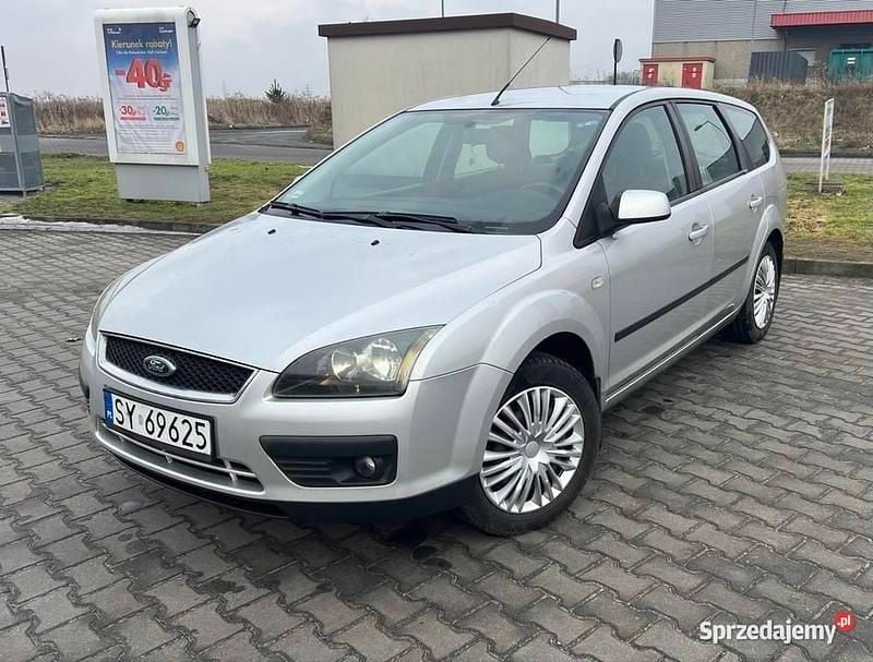 Używany Ford Focus 2007 Srebrny Kombi