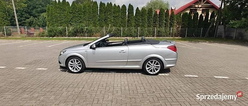 Srebrny Używany 2007 Opel Astra Cabriolet Kabriolet | 13 900 zł - Obraz 1/4