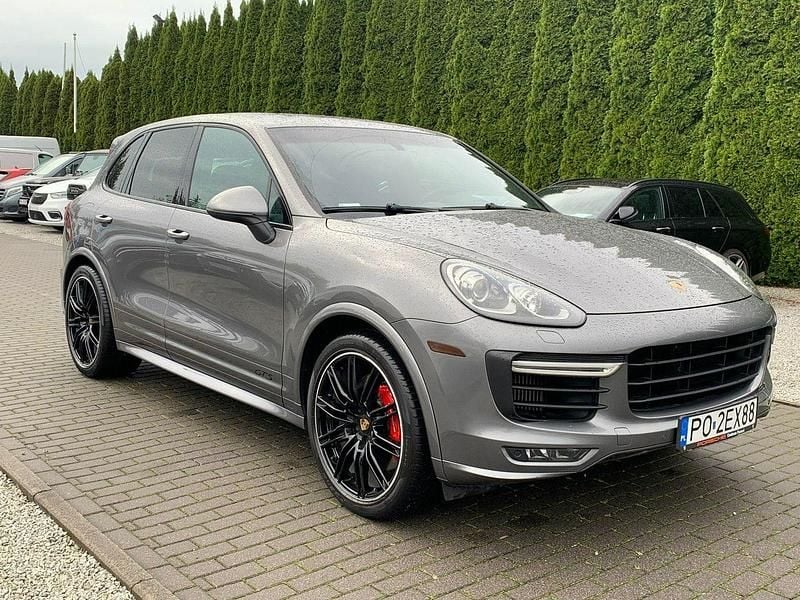 Szary (metalik) Używany 2015 Porsche Cayenne GTS SUV | 120 000 zł - Obraz 1/4