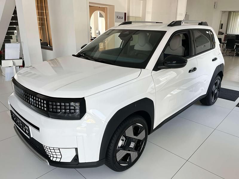 Nowe Fiat Grande Panda La Prima 83 kW (113 KM) 2025 Lakier pastelowy biały gelato Hatchback