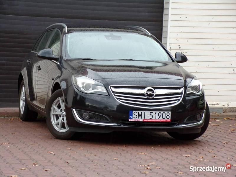 Czarny Używany 2015 Opel Insignia Kombi | 34 999 zł (Uczciwa cena) - Obraz 1/4