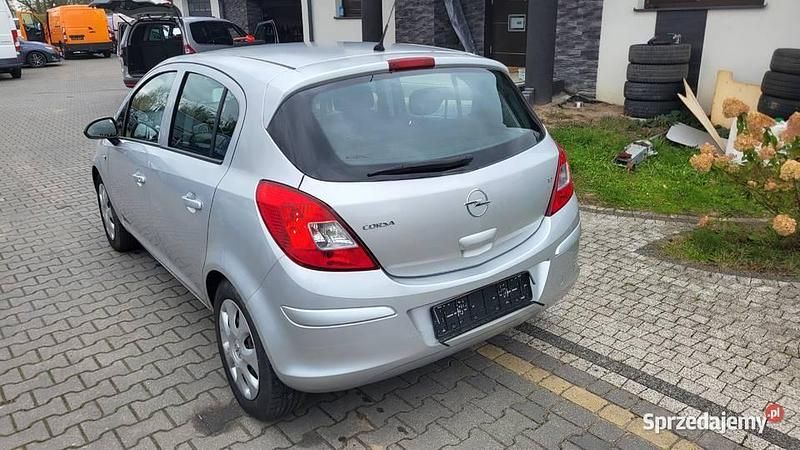 Używany Opel Corsa 2008 Srebrny Hatchback