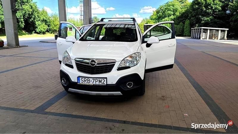 Biały Używany 2012 Opel Mokka X SUV | 35 000 zł - Obraz 1/4