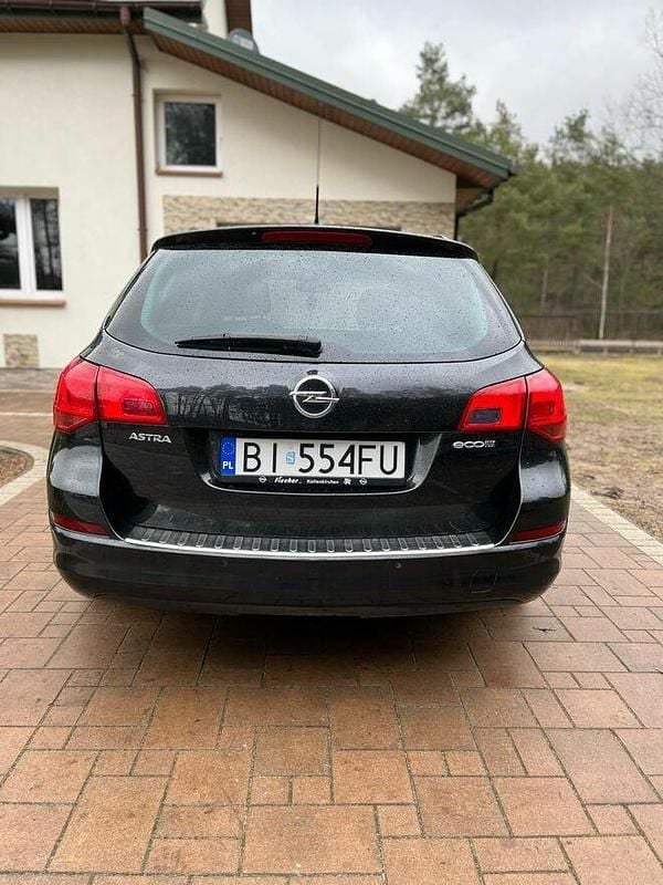 Używany Opel Astra 2012 Czarny Kombi
