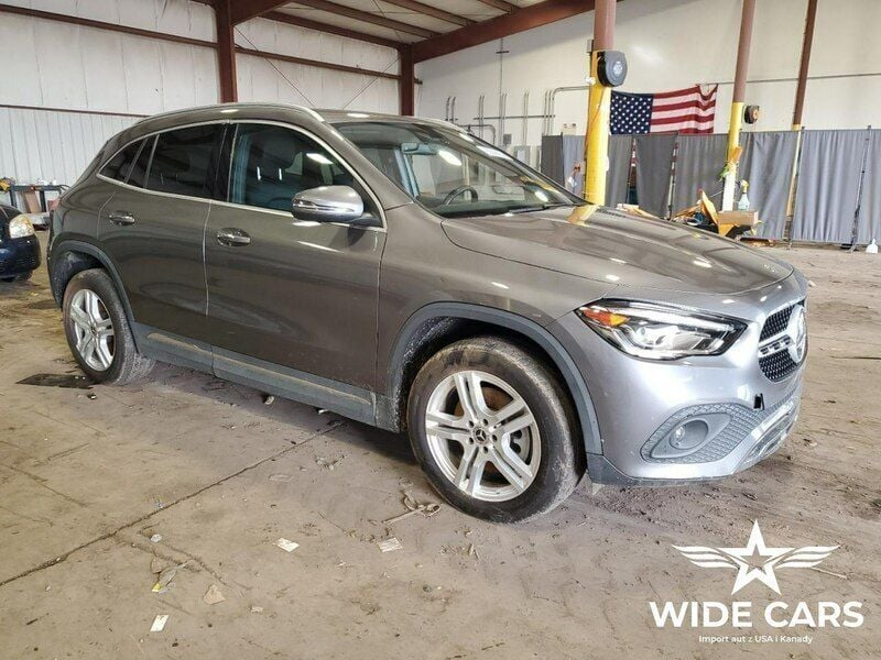 Beżowy (metalik) Używany 2021 Mercedes GLA250 SUV | 72 800 zł - Obraz 1/4