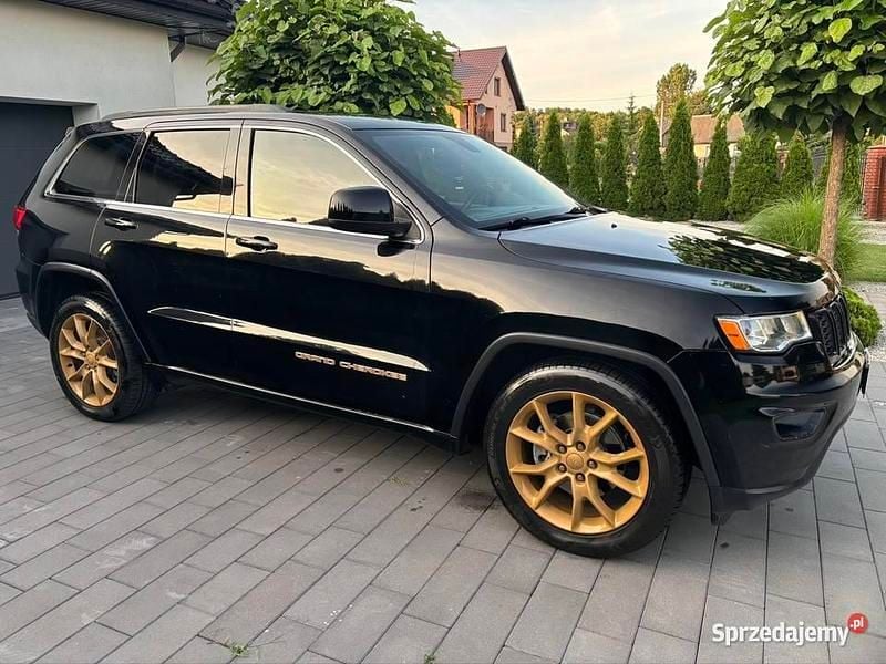 Czarny Używany 2017 Jeep Grand Cherokee SUV | 77 700 zł (Uczciwa cena) - Obraz 1/4