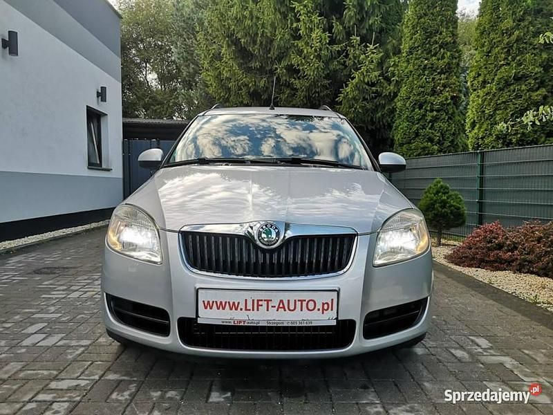 Srebrny (metalik) Używany 2008 Skoda Roomster Kombi | 12 900 zł - Obraz 1/4
