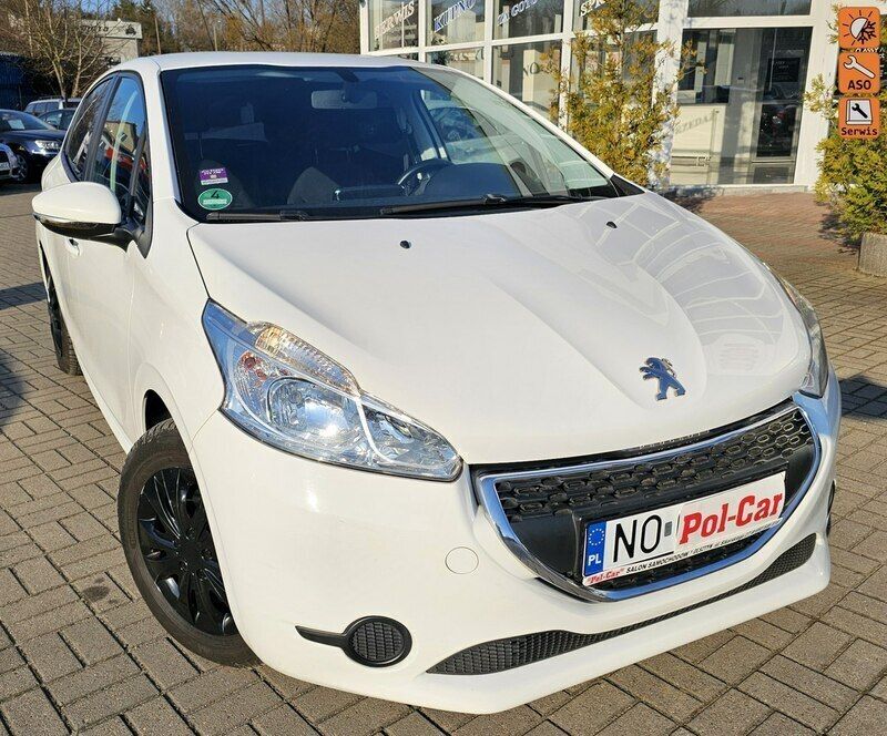 Biały Używany 2014 Peugeot 208 Hatchback | 23 900 zł (Uczciwa cena) - Obraz 1/4