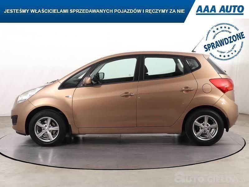 Używany Kia Venga 90 KM (66 kW) 2010 Złoty Hatchback