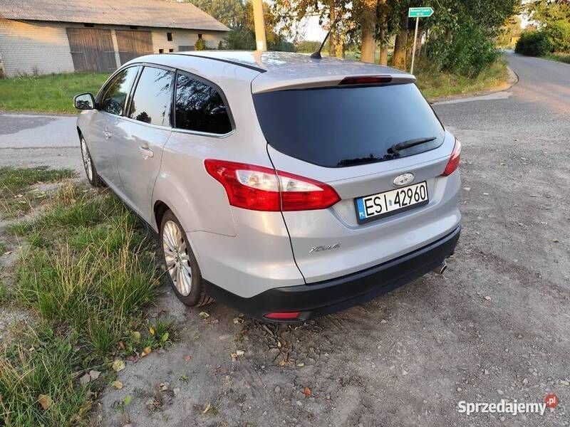 Używany Ford Focus 140 KM (102 kW) 2012 Szary Sedan/Limuzyna