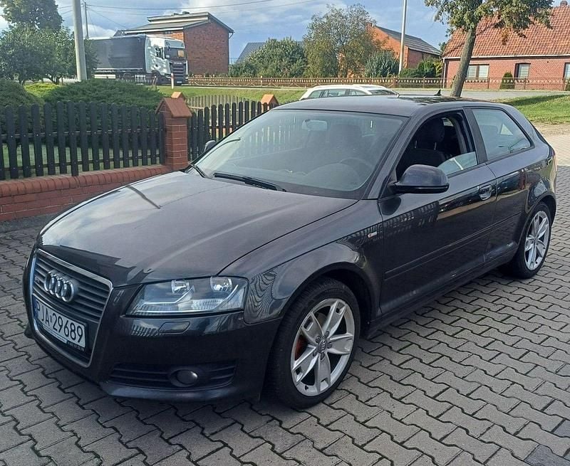 Grafitowy Używany 2009 Audi A3 S-Line Hatchback | 13 900 zł (Super Cena) - Obraz 1/4