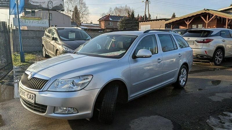 Używany Skoda Octavia 105 KM (77 kW) 2013 Szary (metalik) Kombi