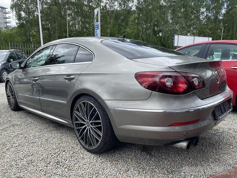 Używany VW Passat R-line 211 KM (155 kW) 2011 Grafitowy metalik Sedan/Limuzyna