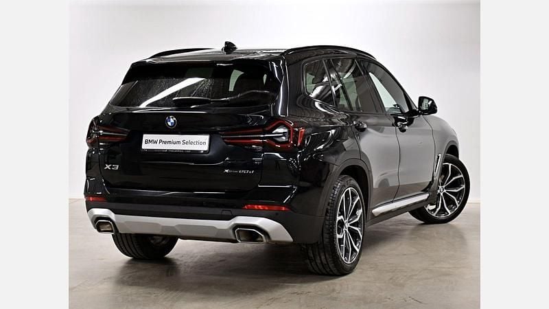 Używany BMW X3 Shadowline 190 KM (139 kW) 2021 Black sapphire metallic metalizowany SUV