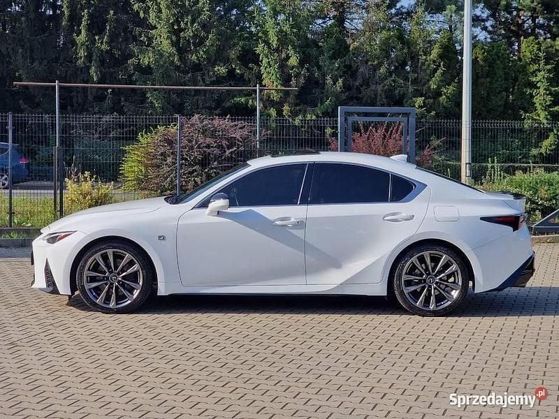 Biały Używany 2021 Lexus IS300 Sport Line Sedan/Limuzyna | 210 000 zł - Obraz 1/4