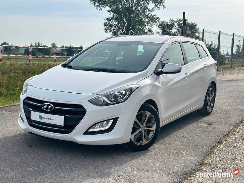 Biały Używany 2017 Hyundai i30 Sedan/Limuzyna | 37 999 zł (Uczciwa cena) - Obraz 1/4