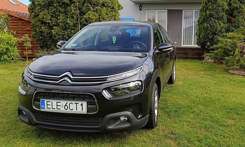Używany Citroën C4 Cactus 2018 Czarny Hatchback