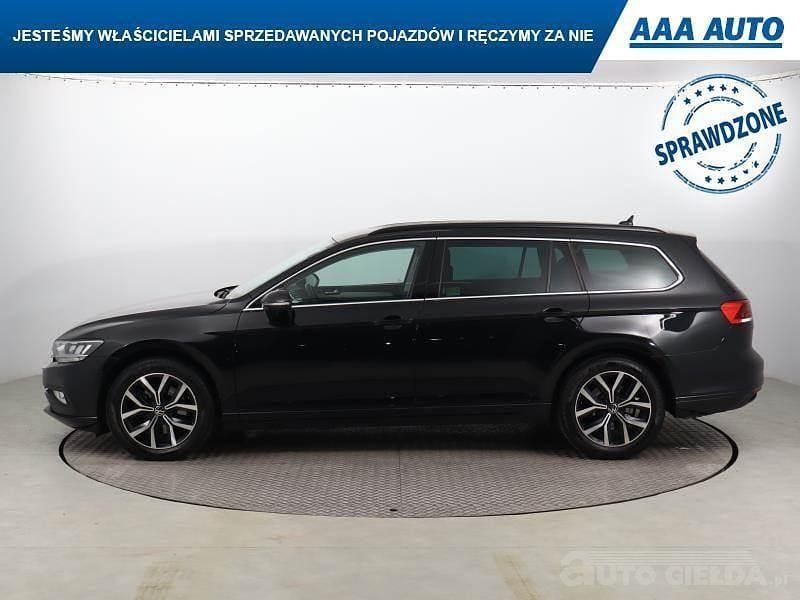 Używany VW Passat 190 KM (139 kW) 2022 Czarny Kombi